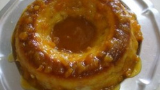 Pudim de leite com damascos da Rota do Charme