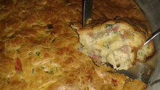 Torta de abobrinha com linguiça calabresa e bacon