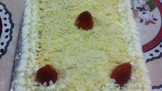 Bolo de morango com chocolate branco