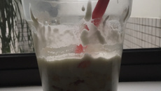 Merengue de morango e suspiro