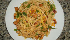 Macarrão alho e óleo com frango