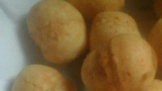 Pão de queijo frito
