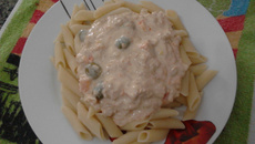 Macarrão ao molho de atum - rápido e saboroso