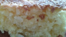 Bolo de milho em flocos