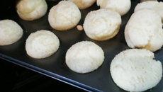 Biscoito de polvilho na forminha de empada