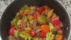 Picadinho de carne com legumes