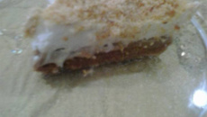 Torta de doce de leite com amendoim