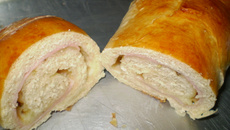 Pão com recheio de pizza