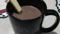 Chocolate quente de microondas