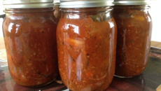 Molho de carne e legumes para massa