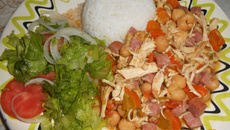 Grão-de-bico com frango