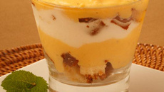 Sobremesa com bolo cocada de maracujá e sorvete de coco com abacaxi