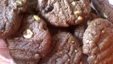 Cookies de chocolate com granola