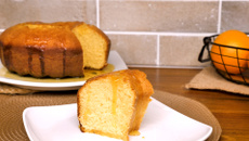 Bolo de laranja com calda