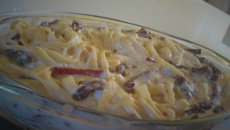 Fetutine ao molho branco com filé gratinado