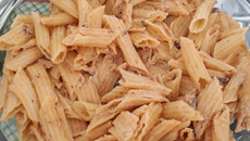 Macarrão com sardinha e creme de leite