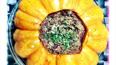 Abóbora moranga recheada com carne seca feita no micro-ondas