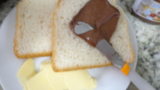 Sanduíche de mussarela com nutella