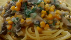 Macarrão com molho de cogumelos