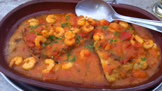 Filé de peixe ao molho e camarão