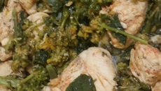 Frango com brócolis e agrião