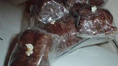 Bolo de maçã com nozes e passas