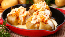 Batatas ao murro com tiras de peixe