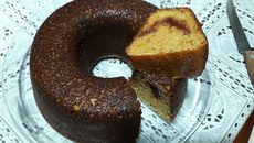 Bolo de fubá com goiabada
