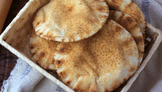 Pão árabe de micro-ondas