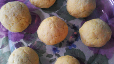 Bolinho de queijo e mortadela