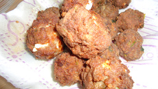 Bolinho de carne recheado