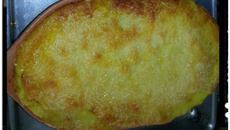 Escondidinho de carne seca com mandioquinha salsa