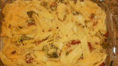 Macarrão especial com brócolis e bacon