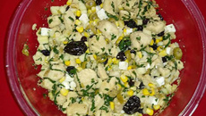 Salada de frango com ameixa