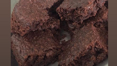 Brownie vegano (molhadinho por dentro e sequinho por fora)