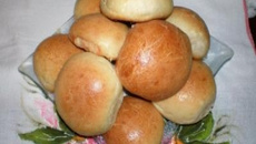 Pão de batata recheado com mortadela