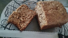 Pão integral de iogurte com granola sem lactose