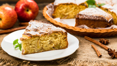 Bolo de maçã com canela e castanhas