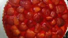 Torta de morango (com biscoito maisena)