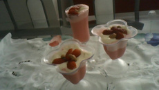 Gelatina ao leite com cobertura de creme de limão