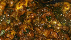 Frango ensopado bem simples