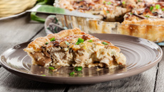 Torta de Frango com Requeijão e Batata palha