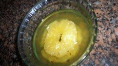 Abacaxi com calda de menta