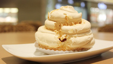 Suspiro de amêndoas merengado