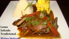 Lomo saltado (prato peruano)