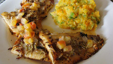 Mapará de Alecrim com Molho de Leite de Coco e Purês de Legumes