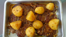 Bife ao molho de laranja