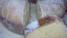 Bolo de fubá com calda