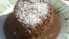 Bolo simples de caneca de micro-ondas