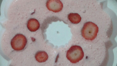 Mousse com pedacinhos de fruta